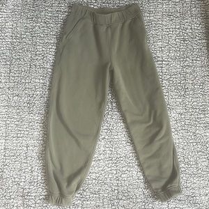 Lululemon Relaxed High-Rise Jogger